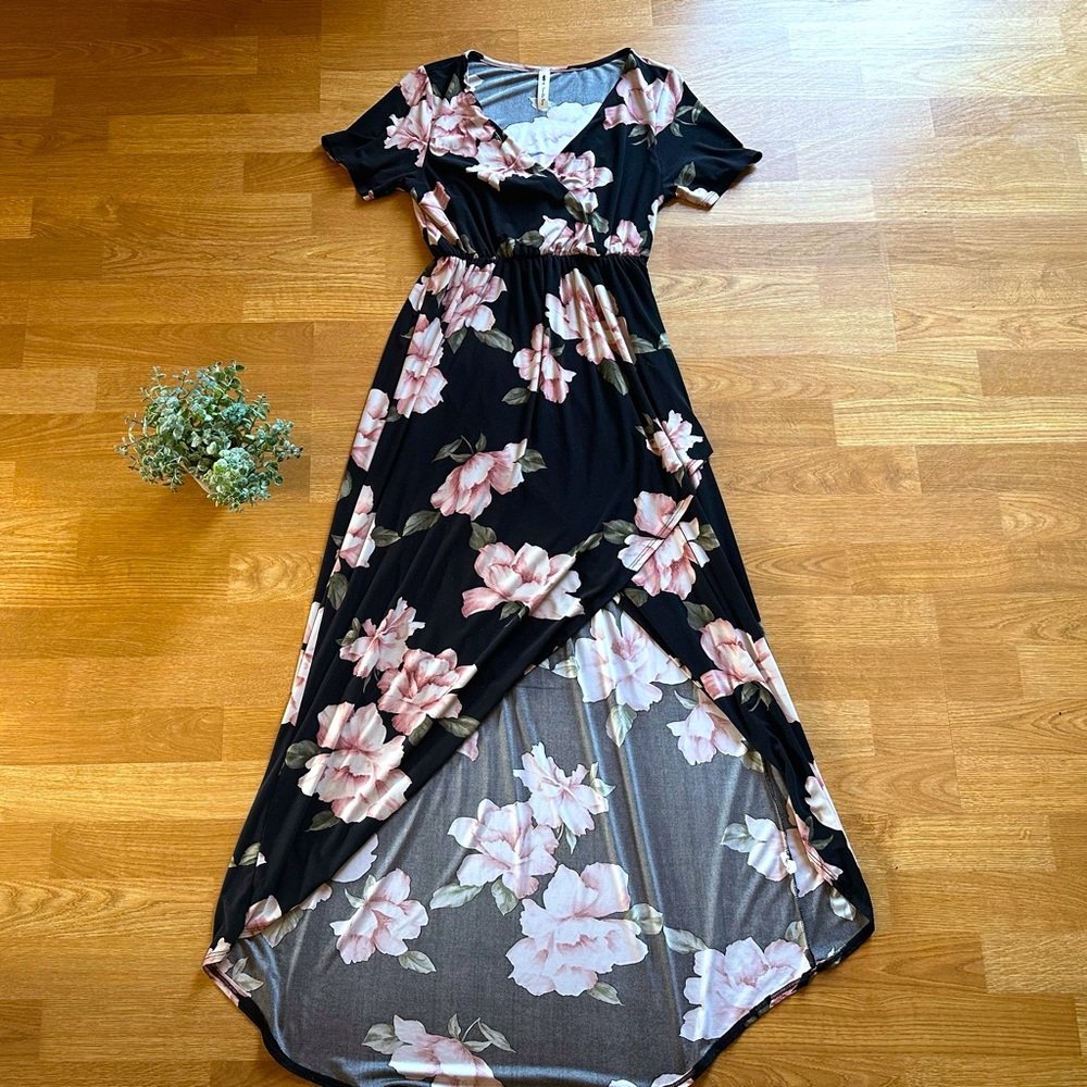 Vanilla Bay Black Floral Maxi Dress